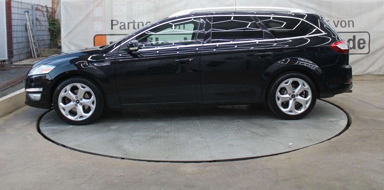 Ford Mondeo 2010 — interior