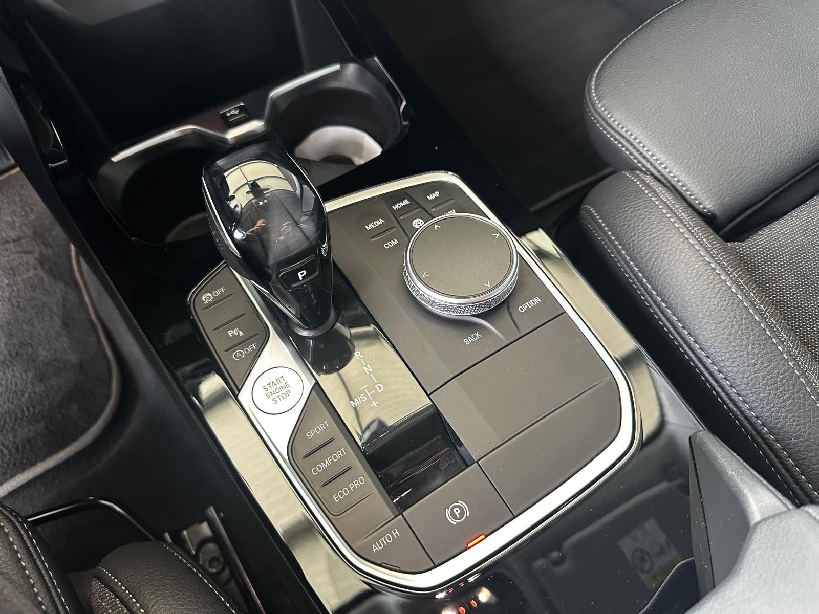 BMW 118 Baureihe 1 Lim. 118 i Sport Line | LED