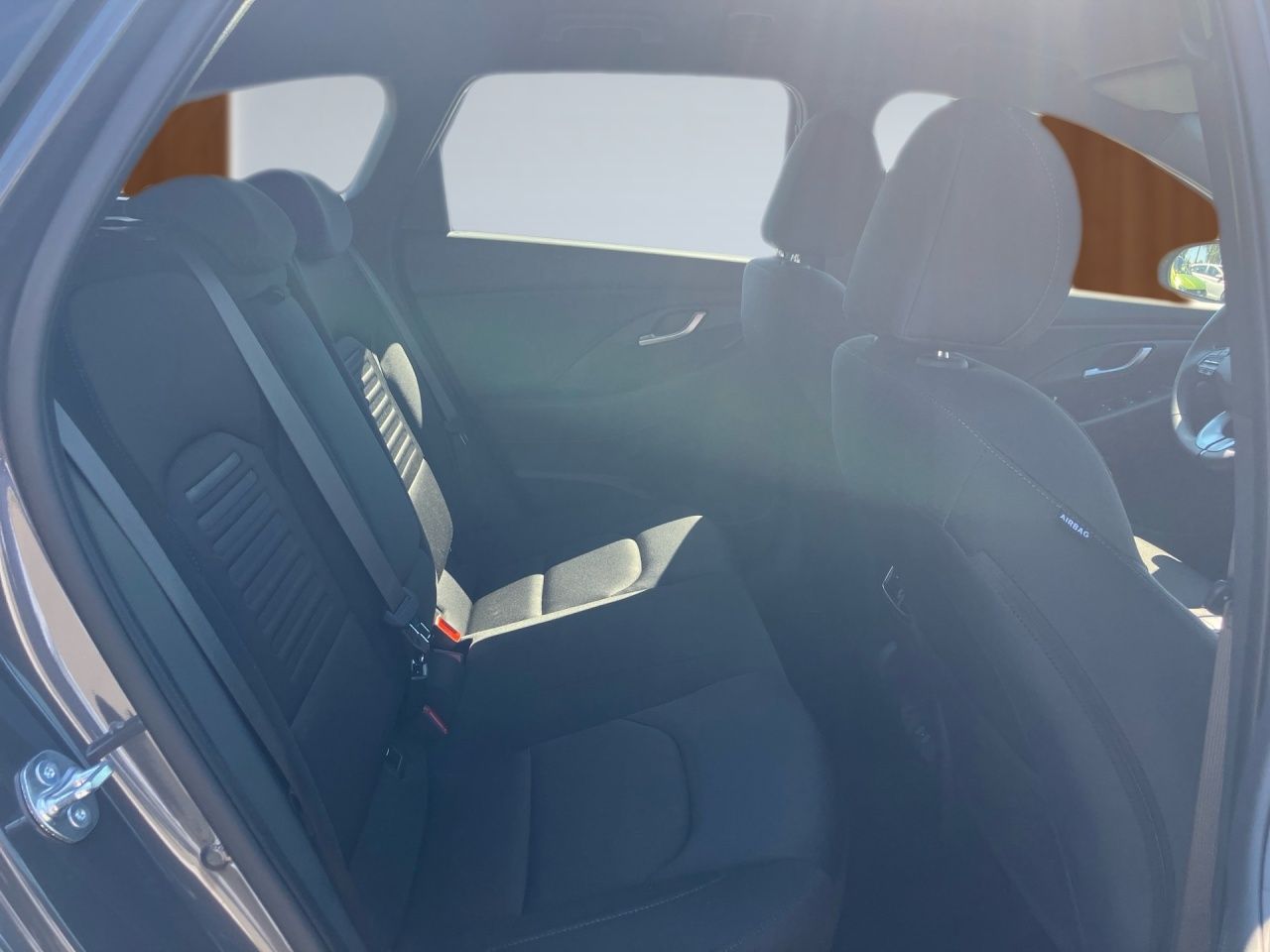Fahrzeugabbildung Hyundai i30 DCT ADVANTAGE NAVI*LED*2Z-KLI*CARPL*SHZ*LHZ*