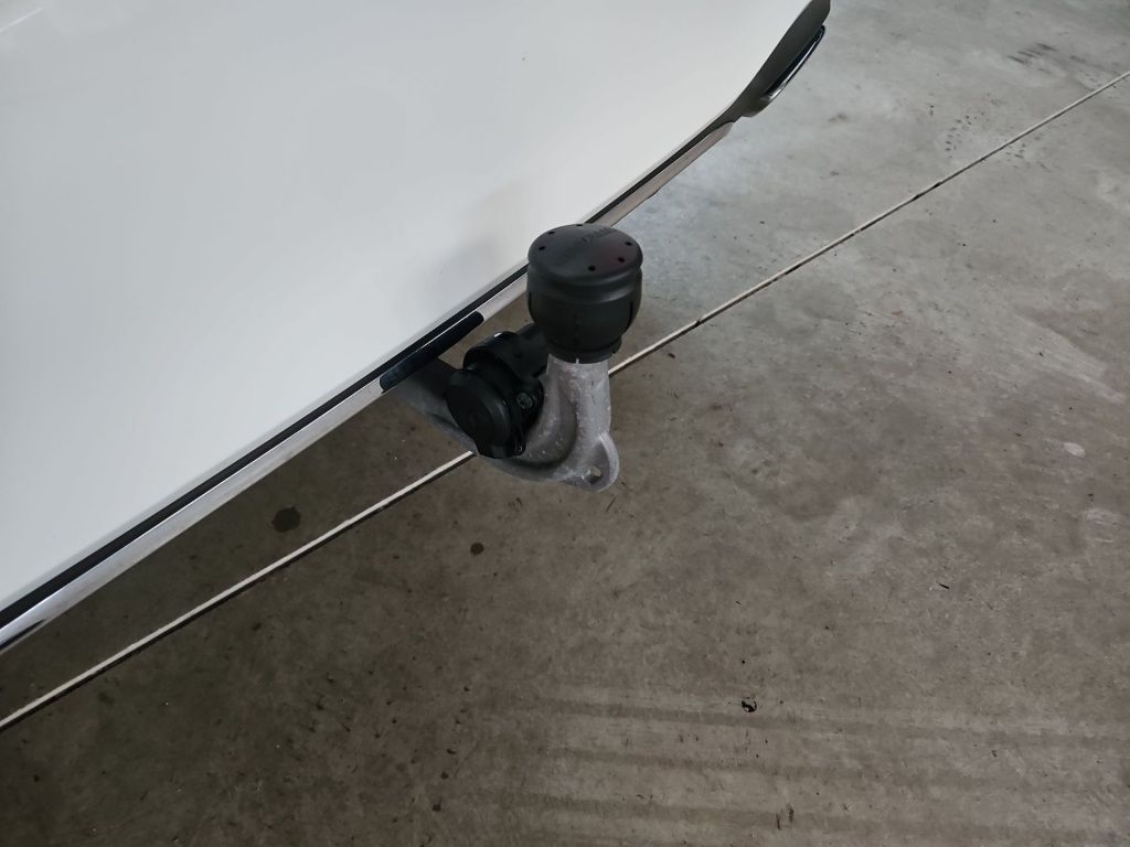 Fahrzeugabbildung Mercedes-Benz A 200 AMG Distronic+ AHK LED SHZ Sport Ambie.