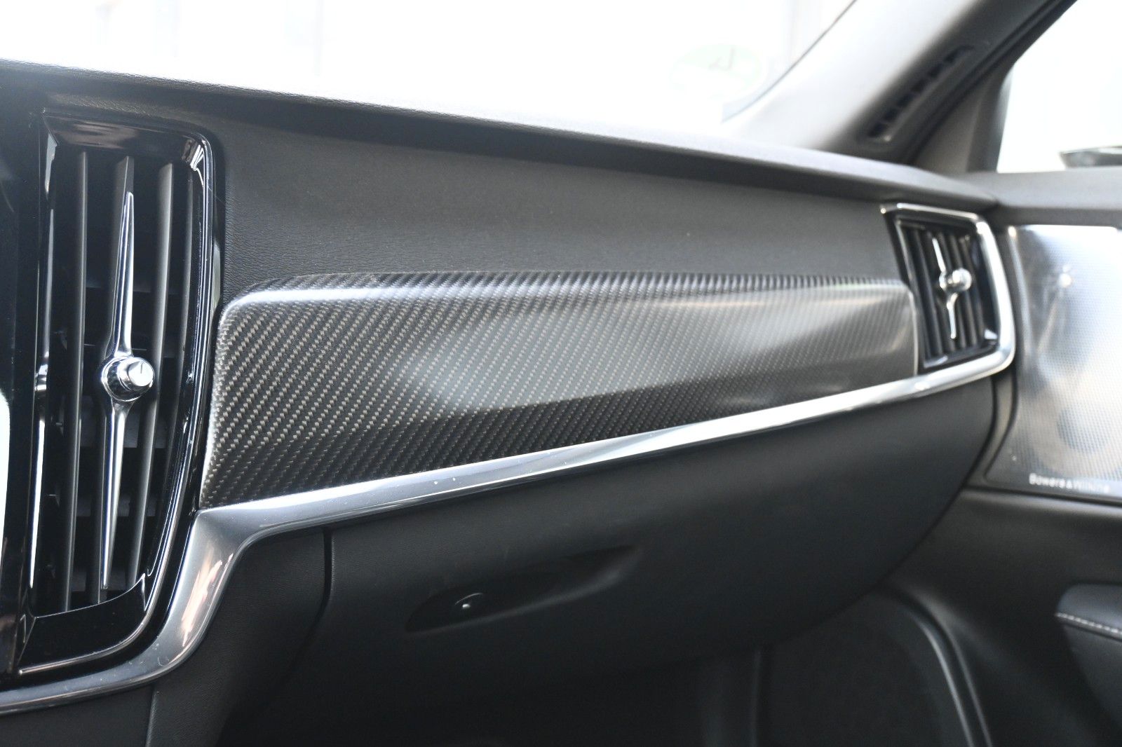 Fahrzeugabbildung Volvo S90 Lim.R-Design Plug-In Hyb. AWD*B&W*LUFT*MASS*