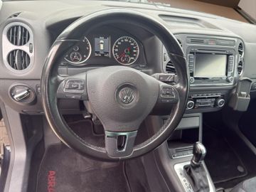 Volkswagen Tiguan - 12