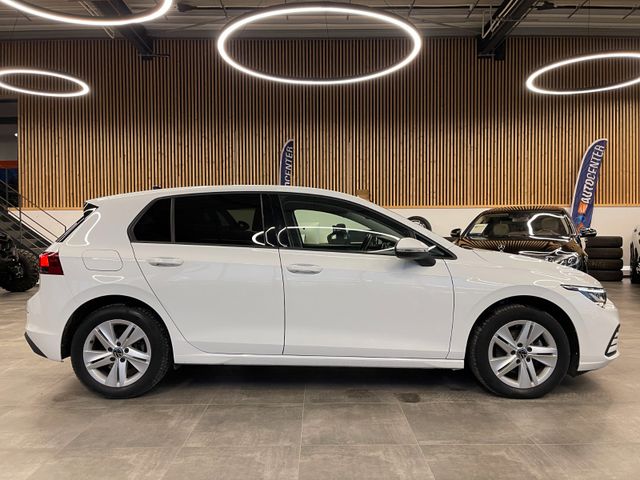 Volkswagen Golf VIII Lim. Life *LED*NAVI*PDC*AMBIENTE*CAR2X