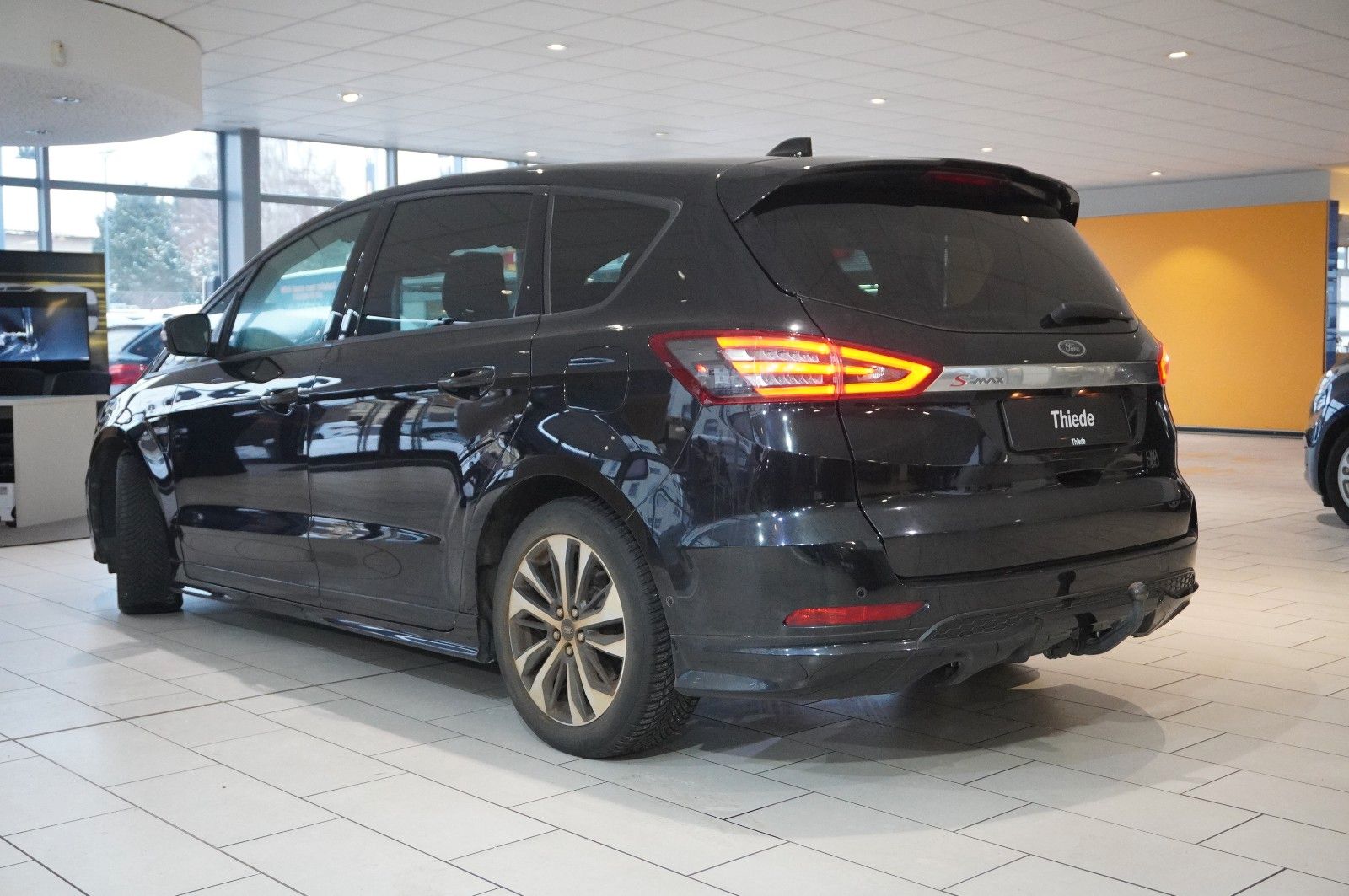 Fahrzeugabbildung Ford S-Max 2.0D ST LINE 7-SITZE NAVI/LED/KAMERA/AHK