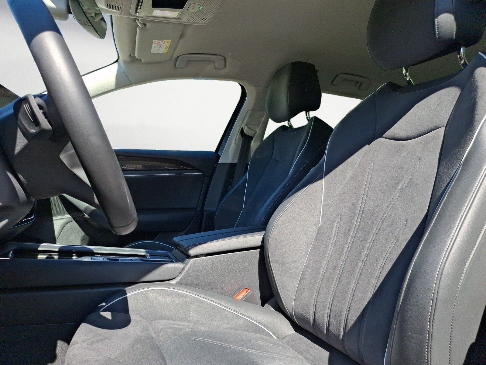 Volkswagen Passat Variant - Bild 8