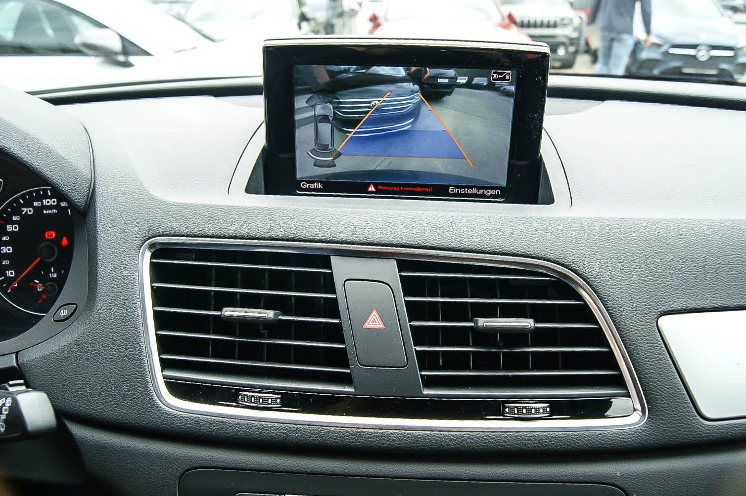 Fahrzeugabbildung Audi Q3 14 TFSI S-LINE PANORAMA LED KAMERA MMI 1.HAND