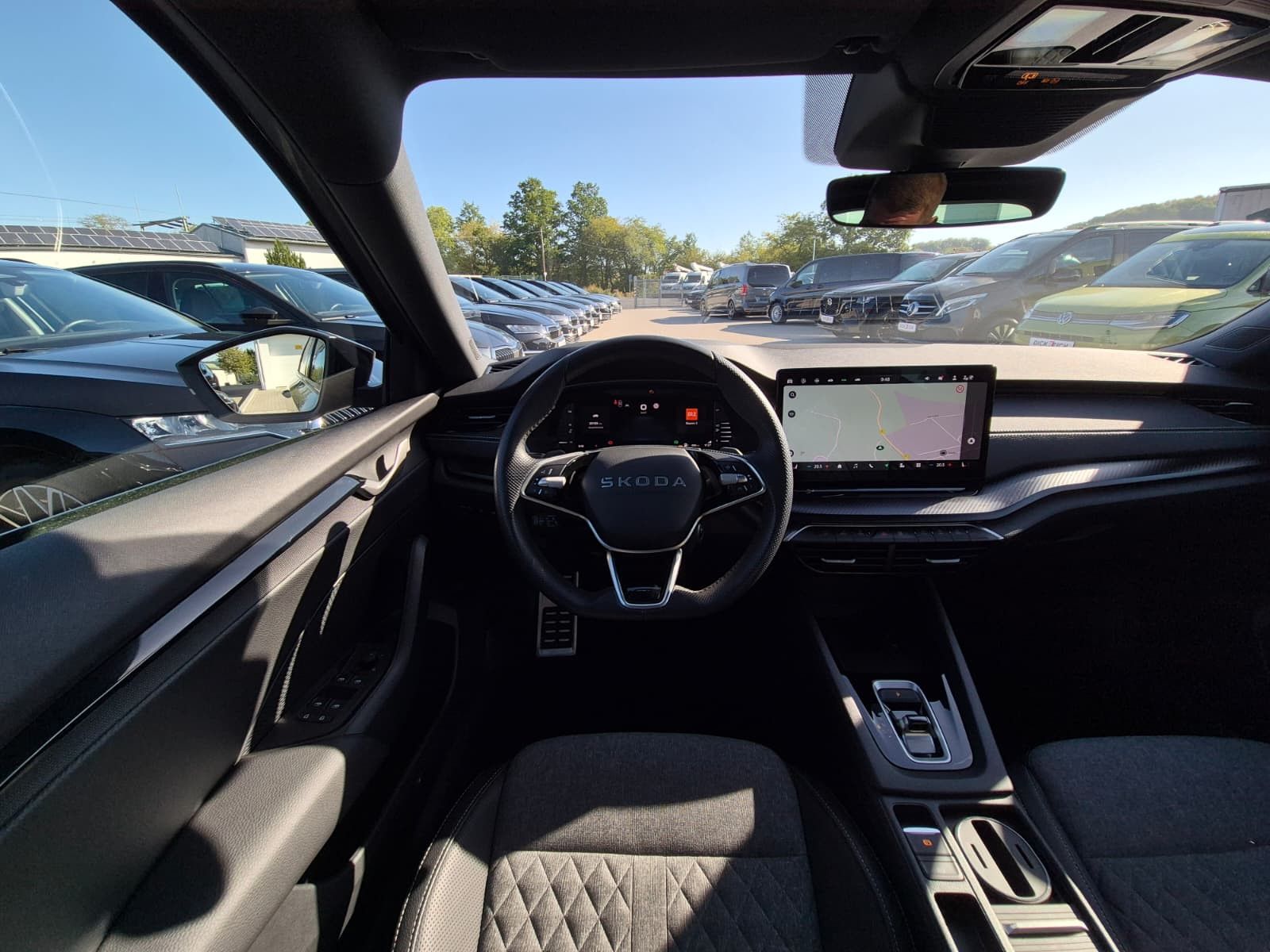 Fahrzeugabbildung SKODA Octavia 1.5 DSG Sportline PANO*MATRIX*AHK*5J.GAR