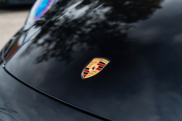 Porsche 992.2 Carrera 4 GTS / COUPE / 18 WEGE / LED Porsche 992.2 Carrera 4 GTS / COUPE / 18 WEGE / LED