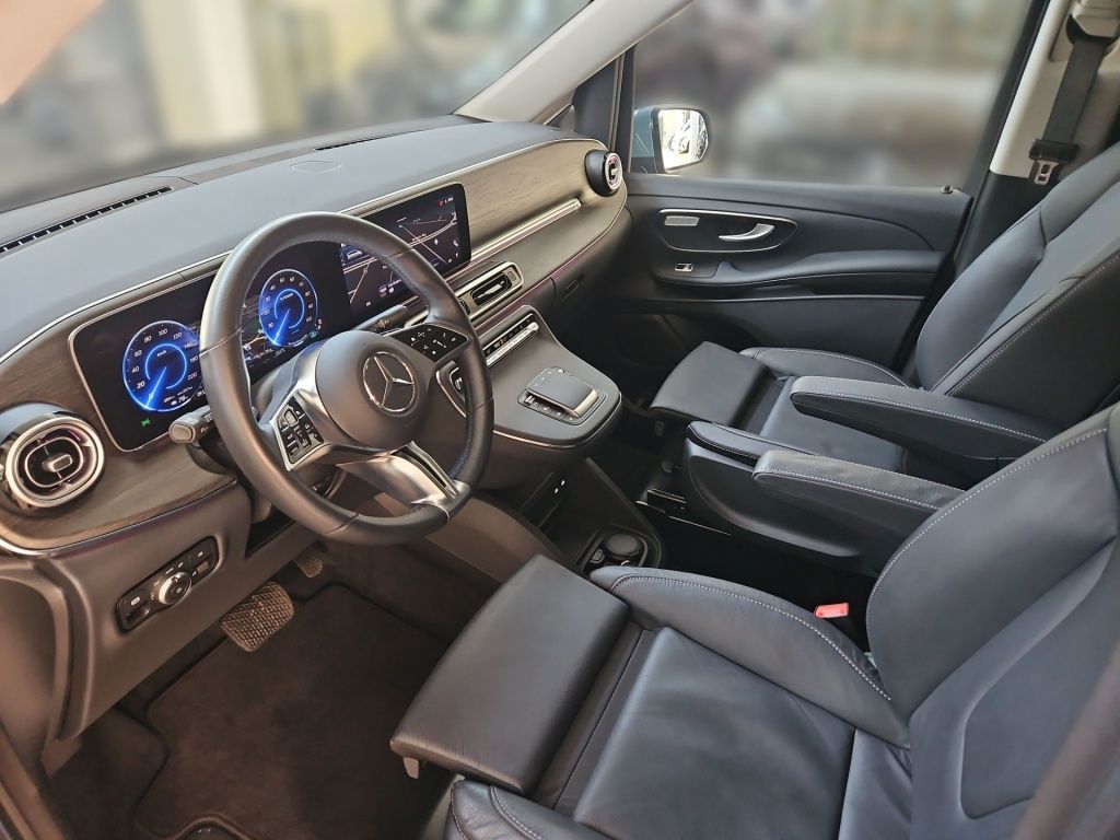 Fahrzeugabbildung Mercedes-Benz EQV 300 lang 8 Sitze LED 2xST 360° Ambientebel.