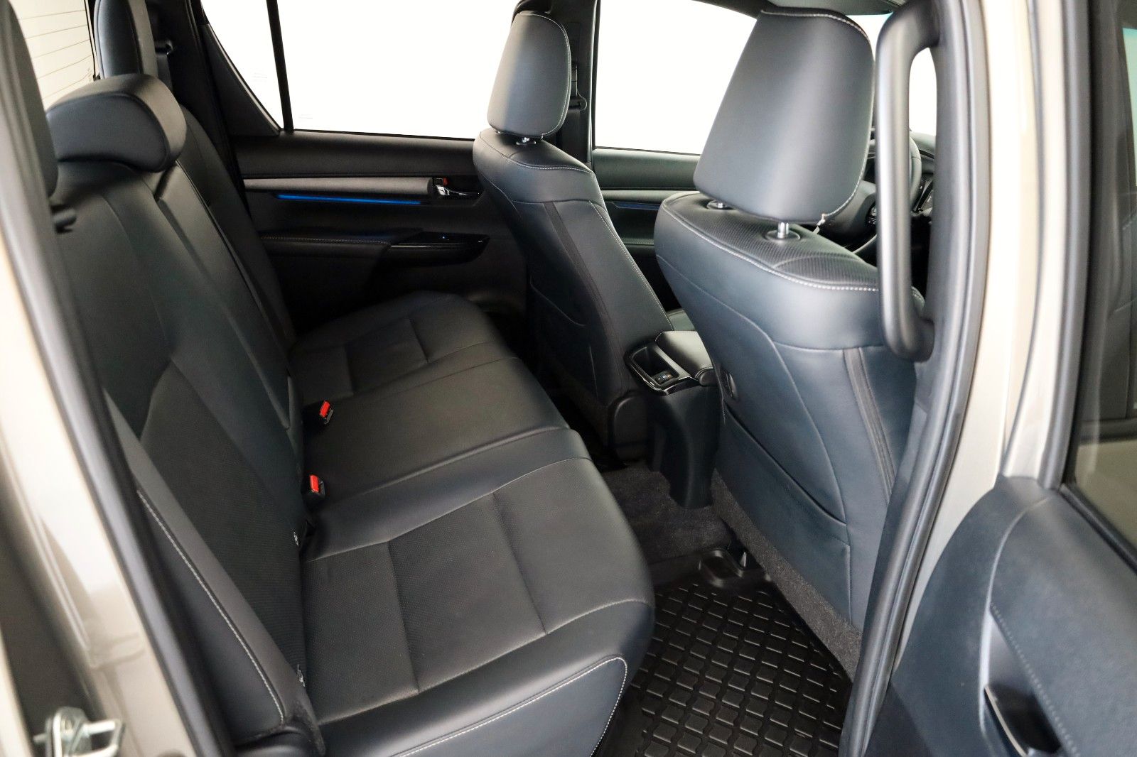 Fahrzeugabbildung Toyota Hilux 2.8 D-4D Invincible,DOKA,ACC,WERKSGARANTIE