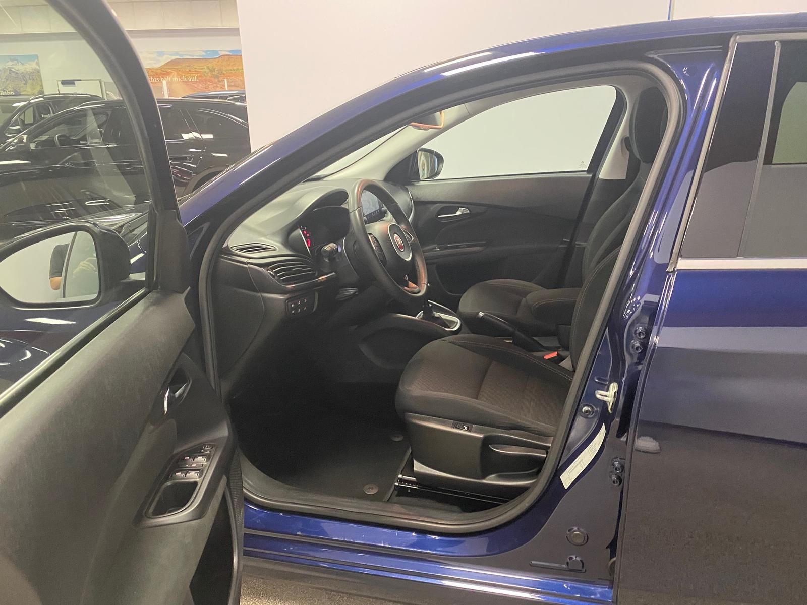 Fahrzeugabbildung Fiat Tipo 1.4 16V Turbo Lounge APP+KLIMA+PDC+NAVI+SIT