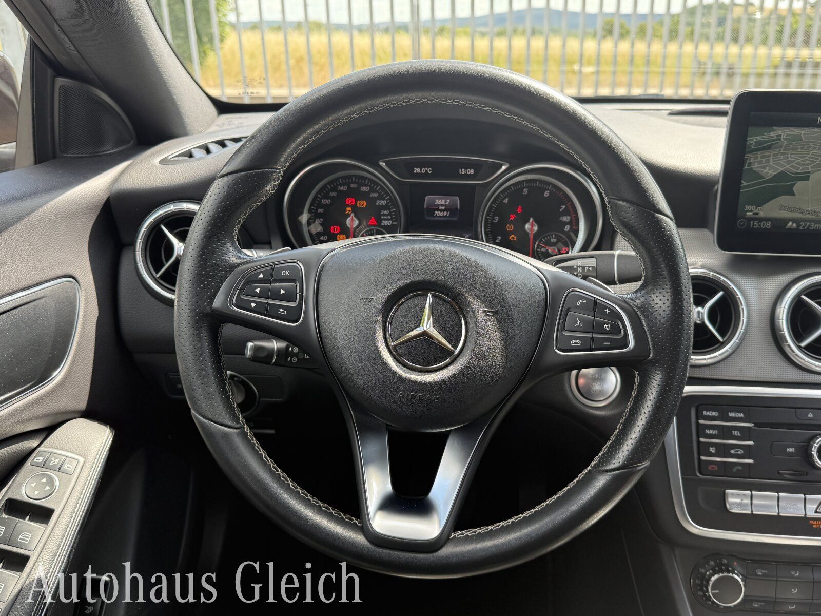 Fahrzeugabbildung Mercedes-Benz CLA 200 Urban Navi/Keyless Go Startanlage/Autom.