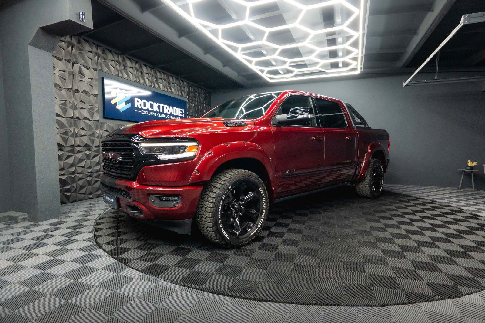 Fahrzeugabbildung Dodge RAM 5.7 V8 HEMI LIMITED Offroad FULL Options ACC