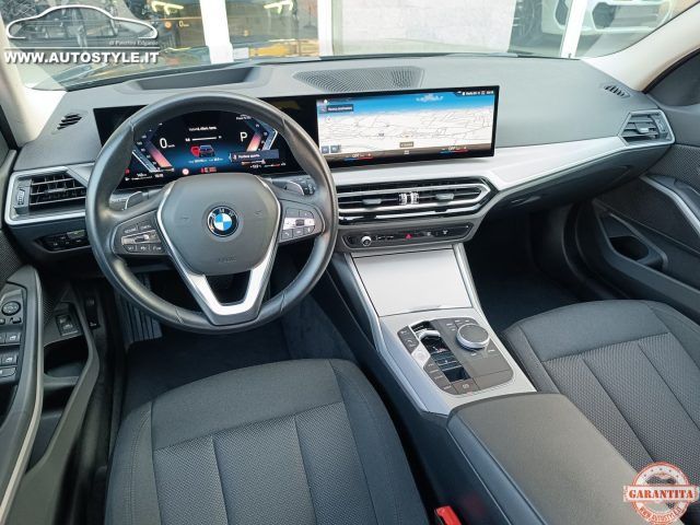 BMW 320 i Touring imagem 3