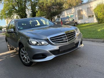 Mercedes E 220 - 2