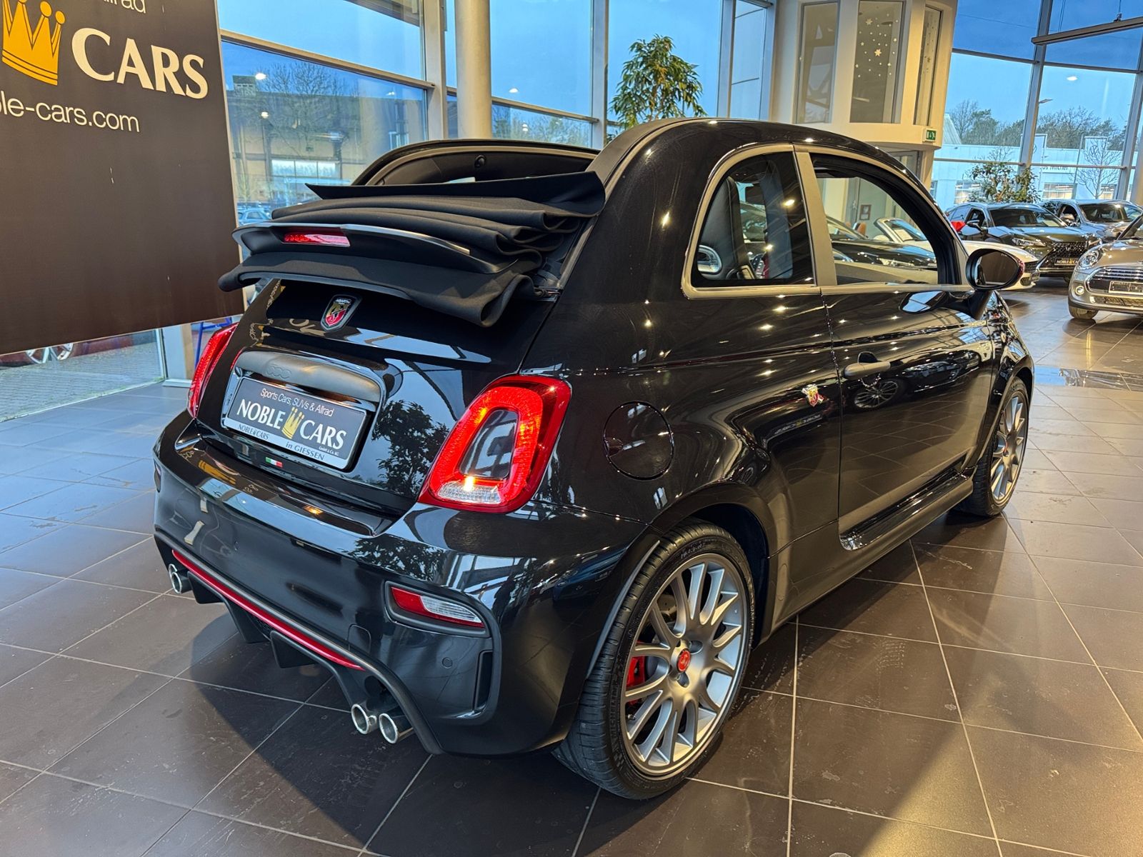 Fahrzeugabbildung Abarth 695C BEATS KLIMA XEN NAV PDC ALU