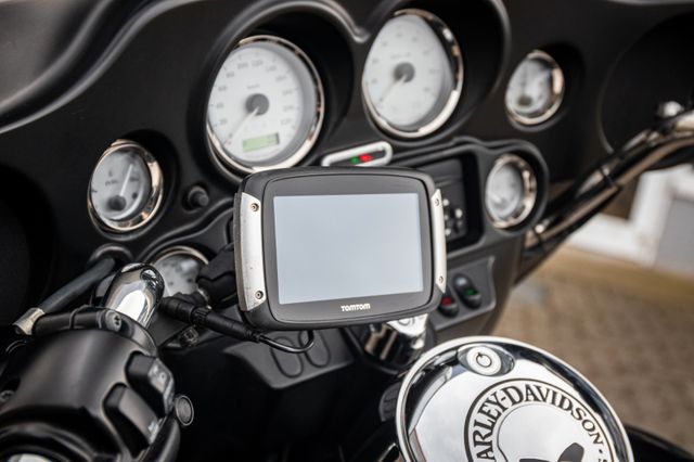 Fahrzeugabbildung Harley-Davidson STREET GLIDE 103 FLHX TWIN CAM - JEKILL&HYDE
