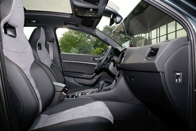 Fahrzeugabbildung SEAT Ateca VZ 4Drive PANO AHK