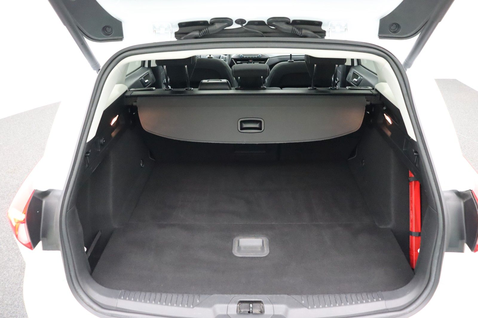 Fahrzeugabbildung Ford Focus Turnier 1.0 Titanium