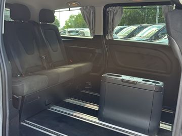 Mercedes V 220 - 8