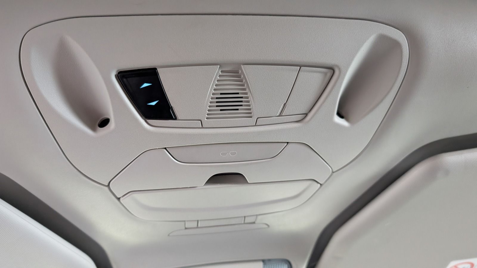 Fahrzeugabbildung Ford Grand Tourneo Connect 1.5 TDCi * LED * Navi Tita