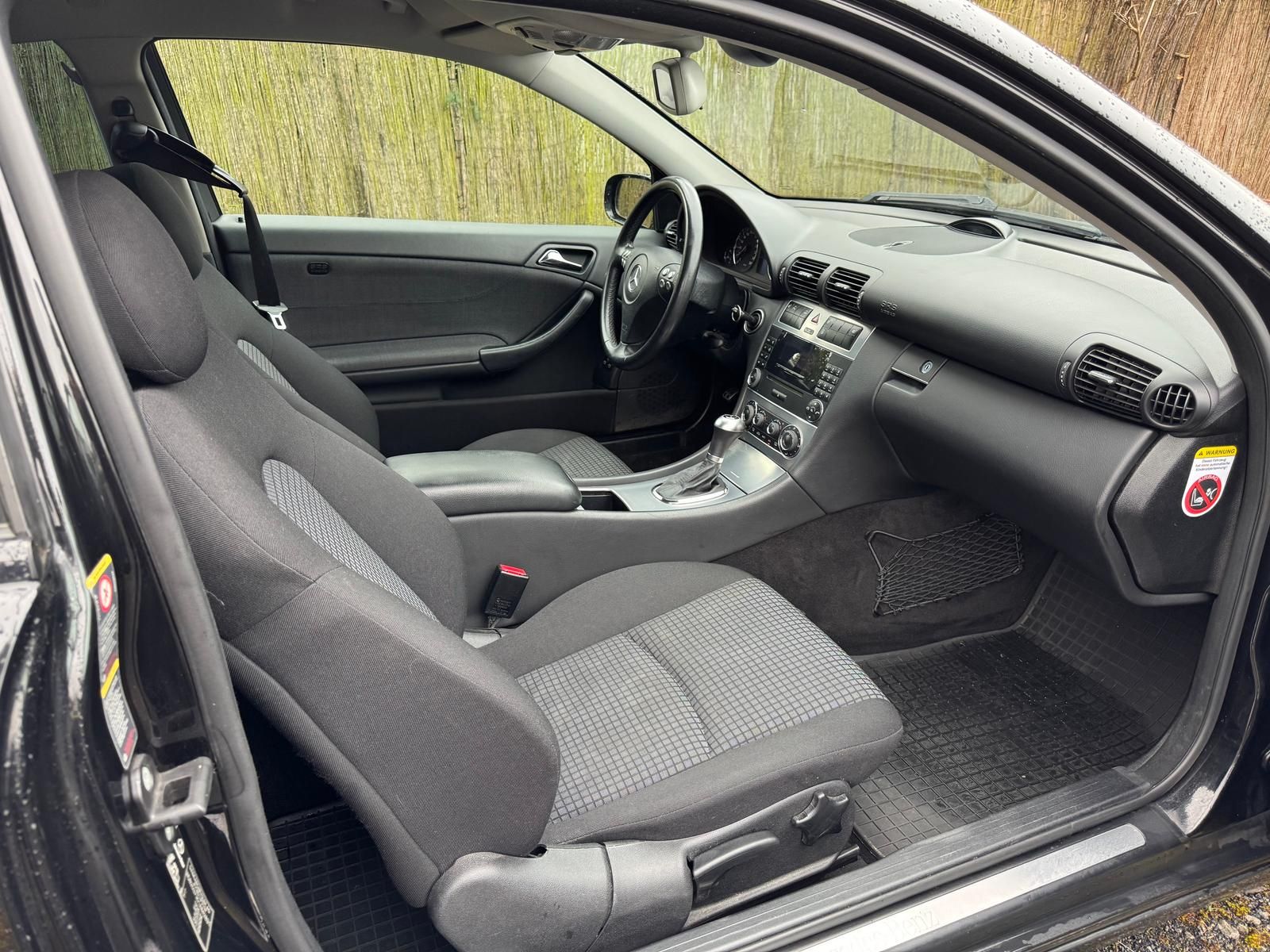 Fahrzeugabbildung Mercedes-Benz C 160 1.8 AUTOMATIK/SITZHZG/PDC/SCHECKHEFT/KLIMA