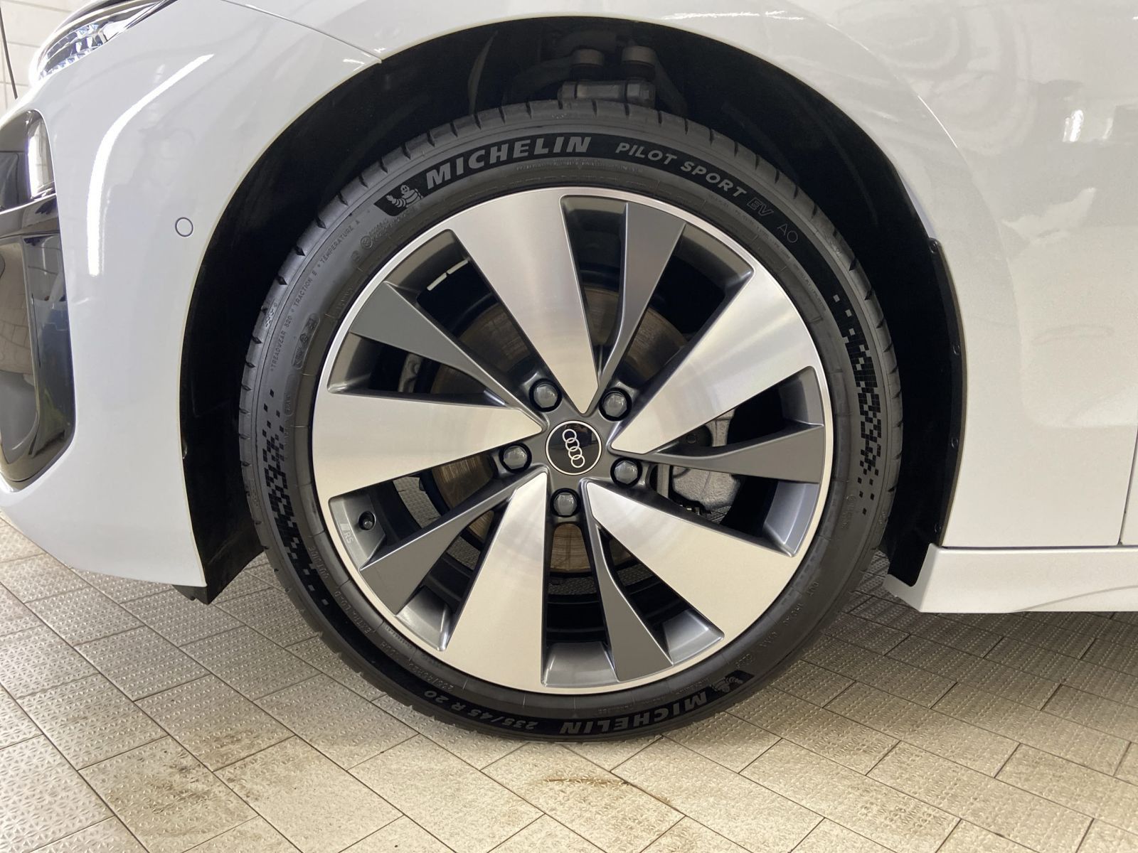 Audi A6 e-tron - Bild 14