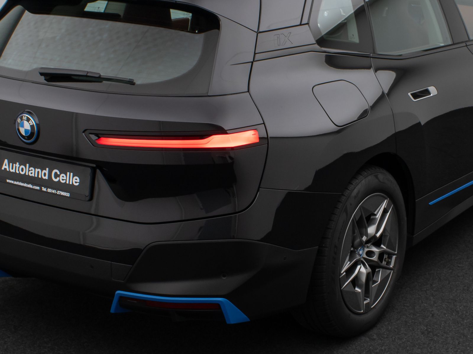 Fahrzeugabbildung BMW iX xD50 360°H/K DAB ACC SoftCl ACC Komfort 21Zol