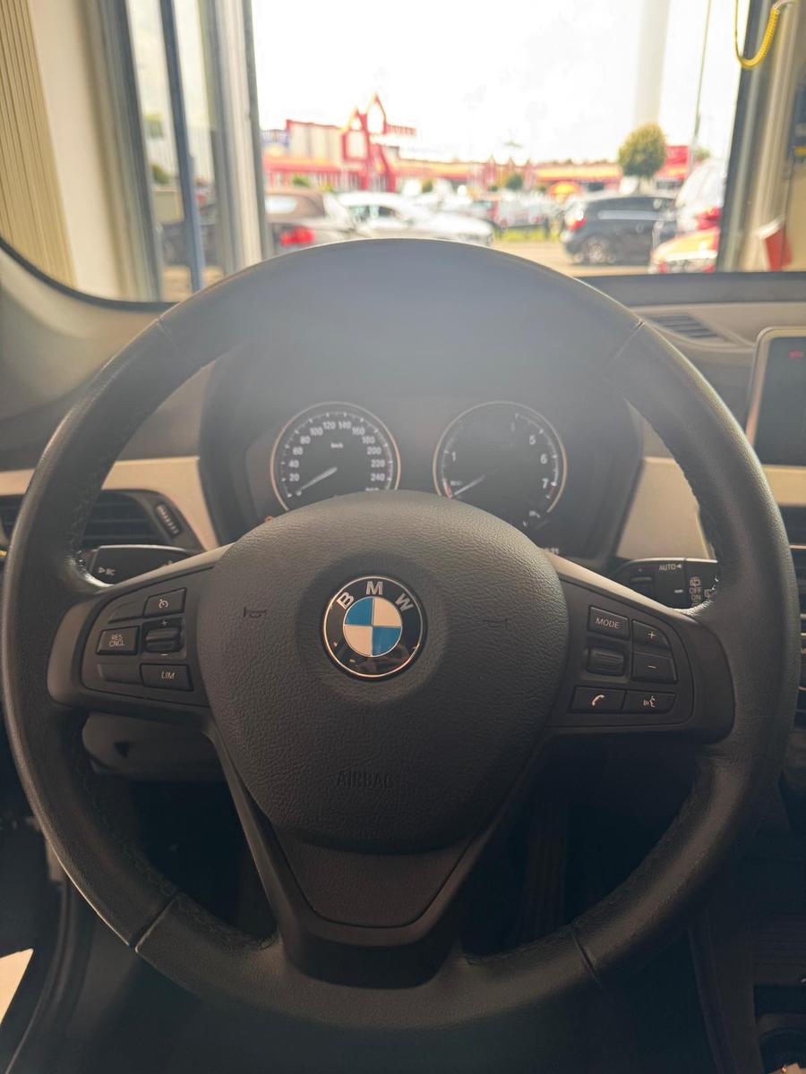 BMW X1 Baureihe 18i / NAVI/ SCHECKHEFT / LED /, миниатюра 12