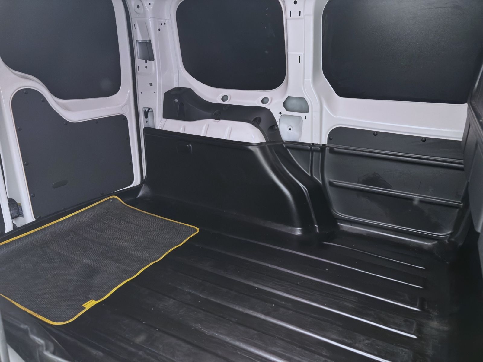 Volkswagen Caddy - Bild 15