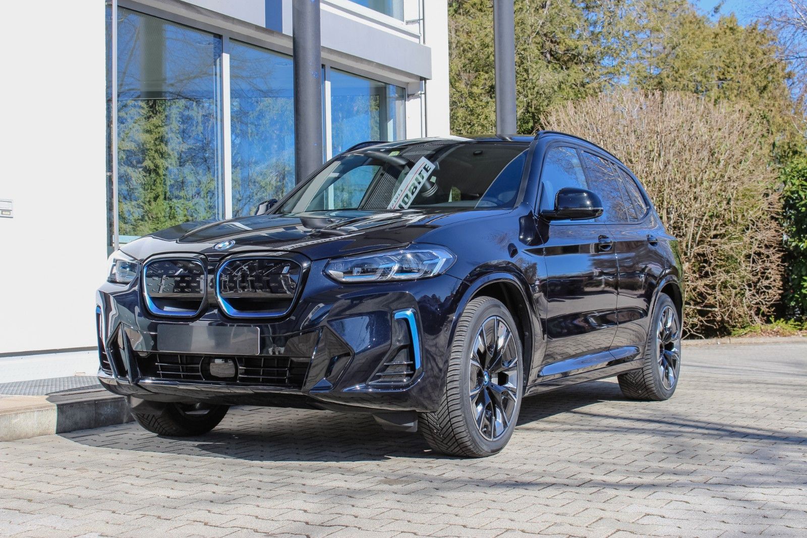 BMW iX3 IMPRESSIVE / SHADOW LINE / LASER / M-SPORT