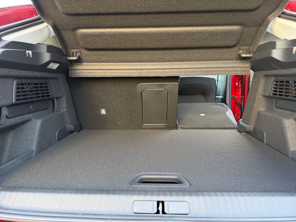 Fahrzeugabbildung Citroën C4 Hybrid 145 MAX Neuwagen*Schiebedach*Winter-P.