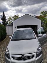 Opel Zafira 1.8   mit Rollstuhlrampe - Opel Zafira mit Benzin-Antrieb: Kleinbus, 1.8