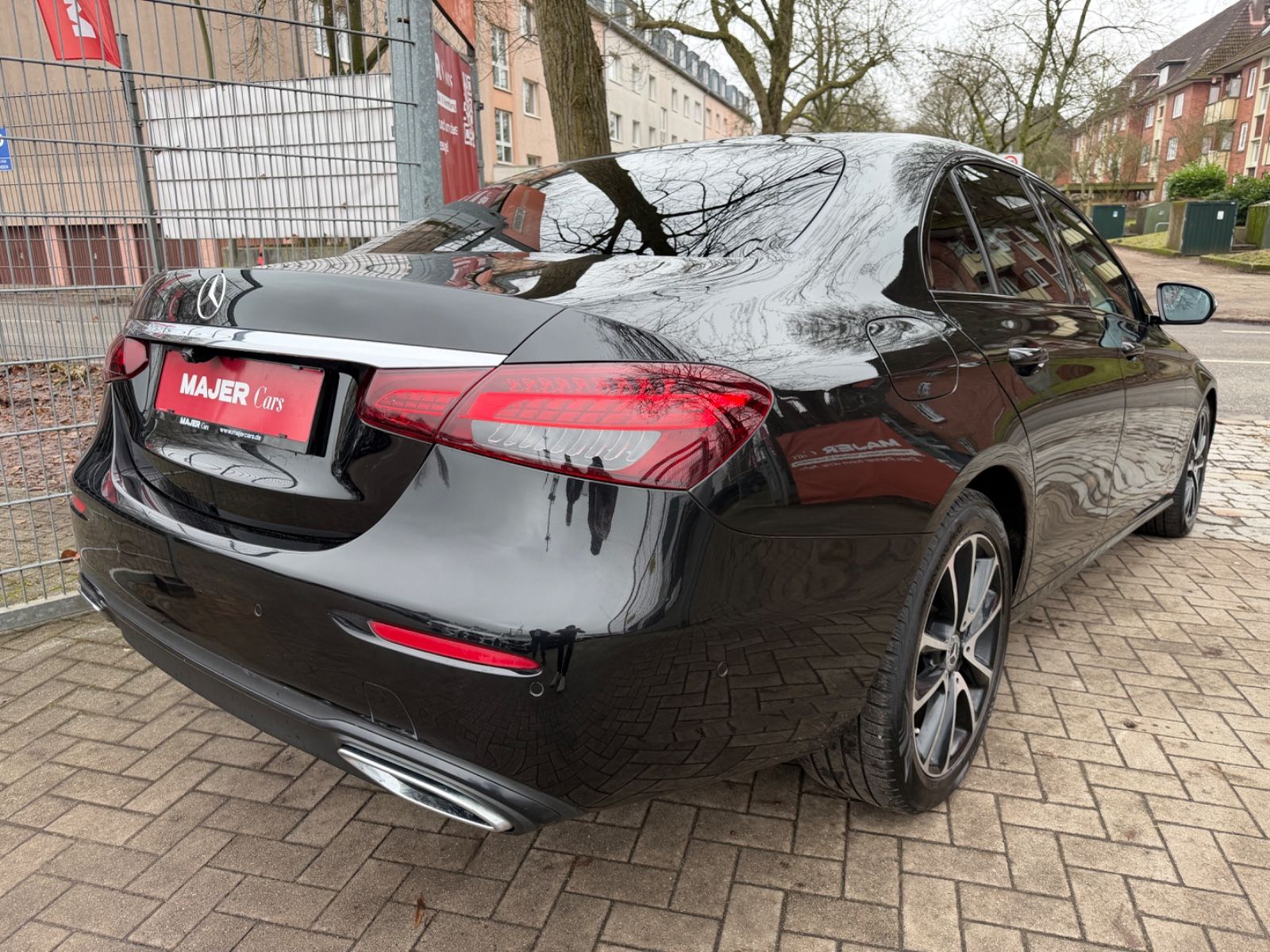 Fahrzeugabbildung Mercedes-Benz E 220d Night-Paket*JUNGE STERNE*KAMERA*LED*