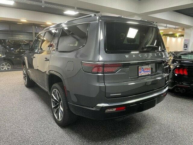 Fahrzeugabbildung Jeep WAGONEER SERIES III 5.7L-V8 ETORQUE-LUFTFEDERUNG