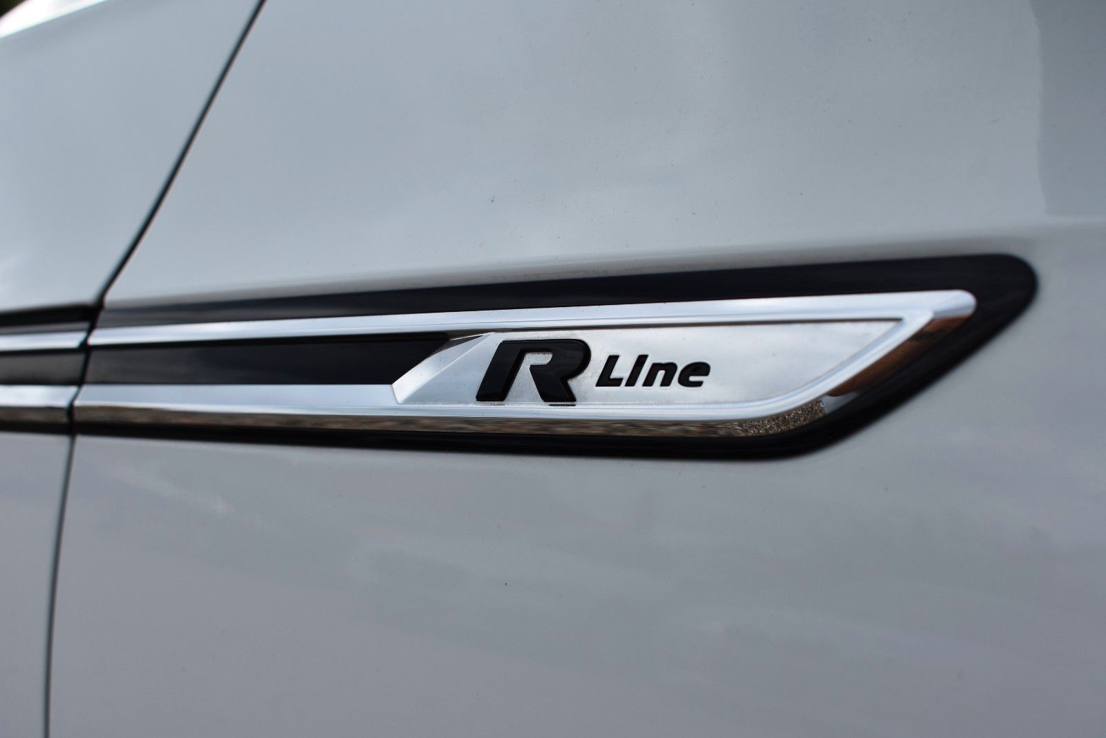 Fahrzeugabbildung Volkswagen Arteon R-Line 4Motion PANO/AHK/STH/MASAGE/DYNAUD