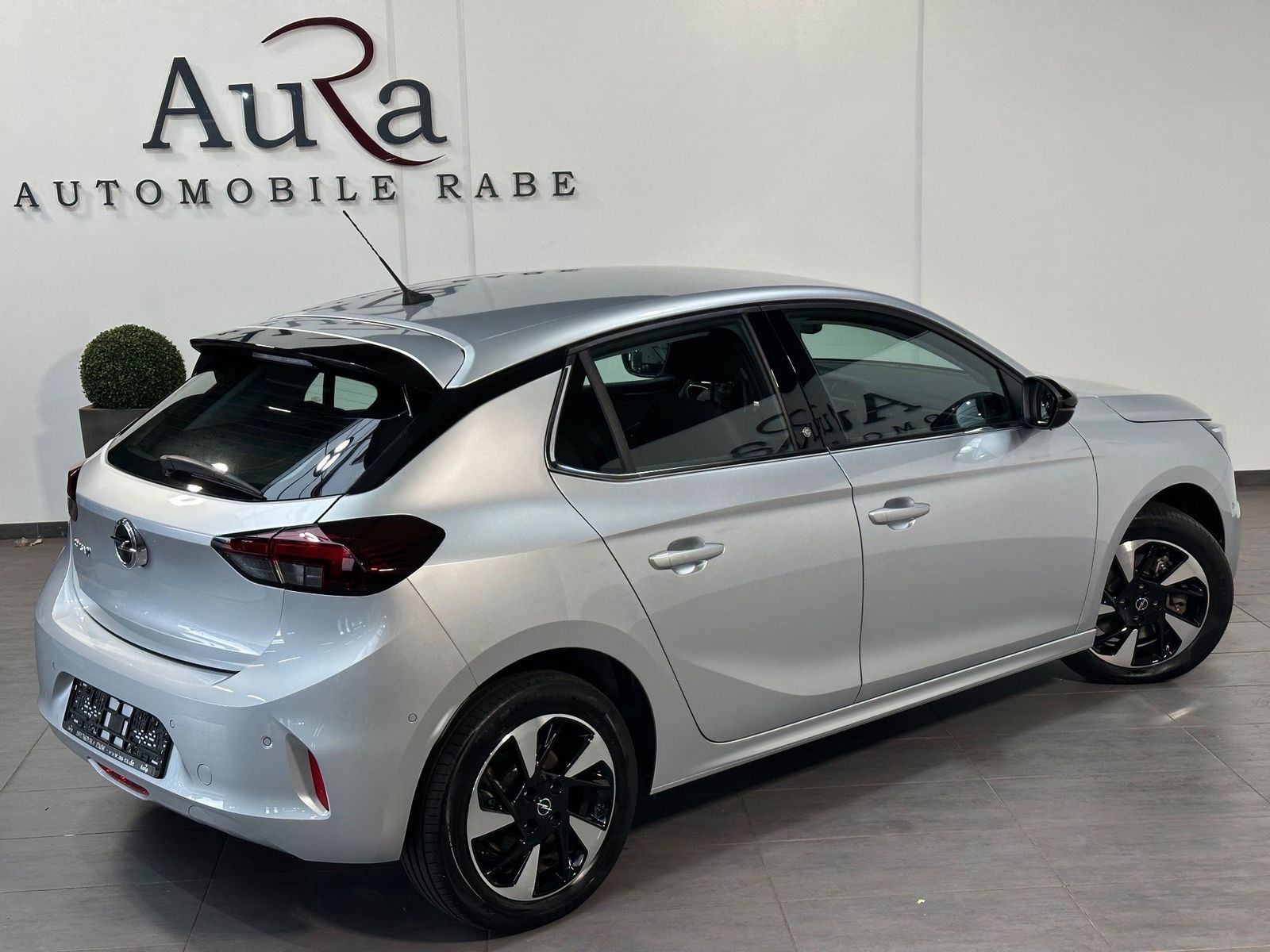 Fahrzeugabbildung Opel Corsa e Elegance NAV+LED+KAMERA+SHZ+KEYLESS