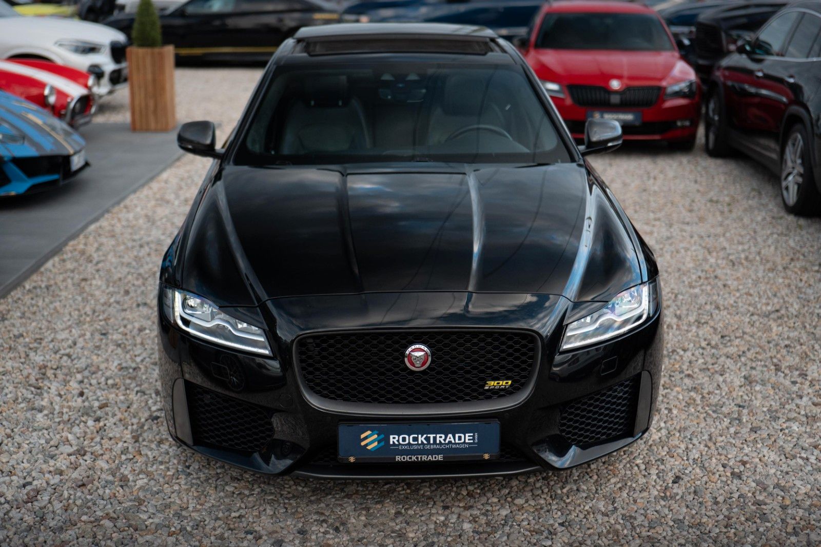 Fahrzeugabbildung Jaguar XF 300 Sport Black Edition | Pano | LED | 20Zoll