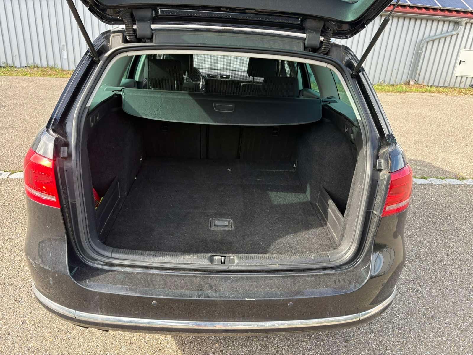 Volkswagen Passat 2012 — photo 13