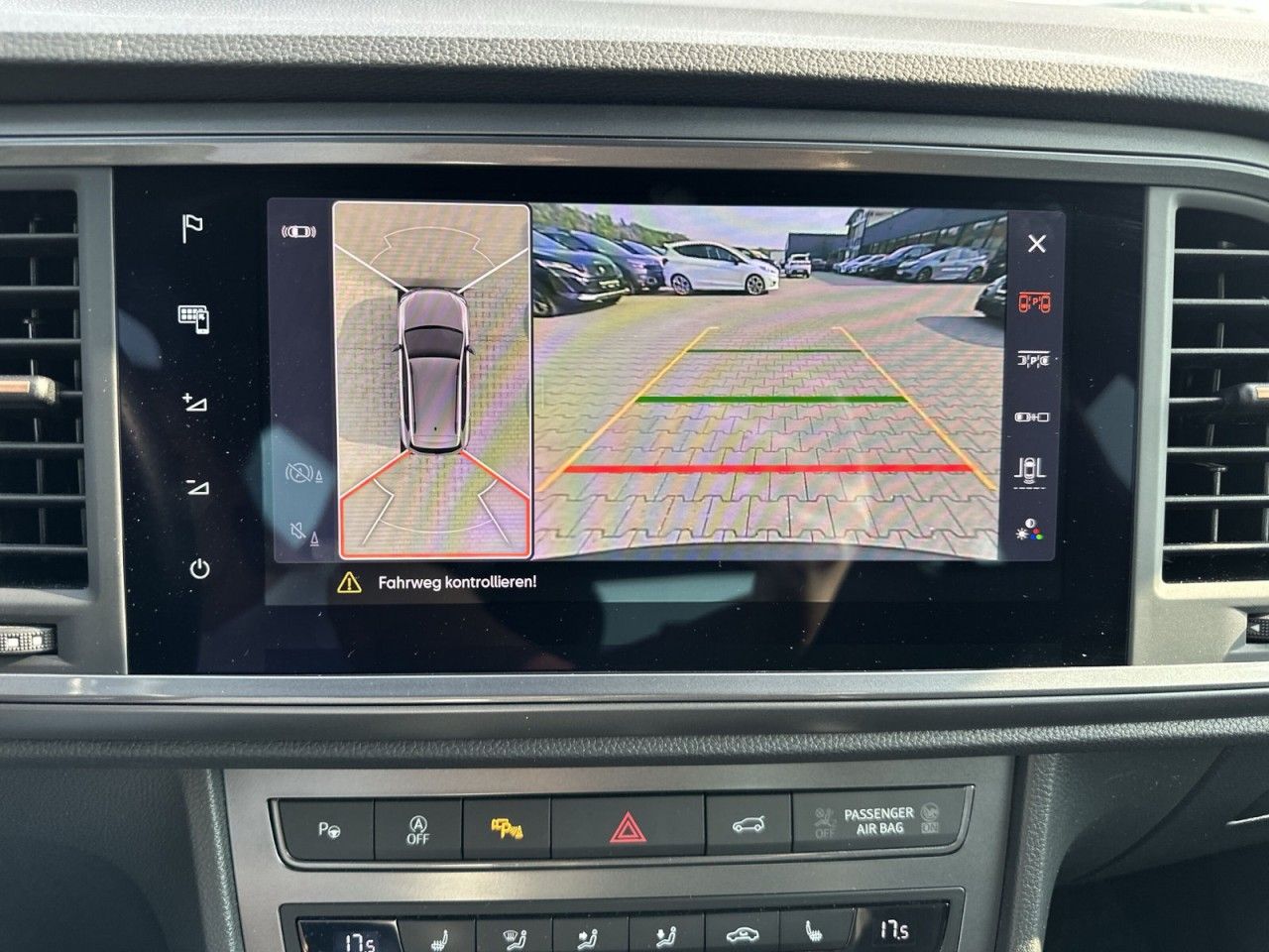 Fahrzeugabbildung CUPRA Ateca 2.0 TSI 221 kW (300 PS) 7-Gang DSG 4Drive - mit KI generiert/bearbeitet