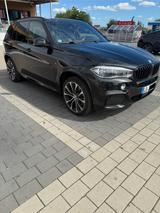 BMW X5 xDrive30d  M-Paket/Stndhz/AHK/21Zoll/H.-UP - BMW X5 Gebrauchtwagen in Stuttgart