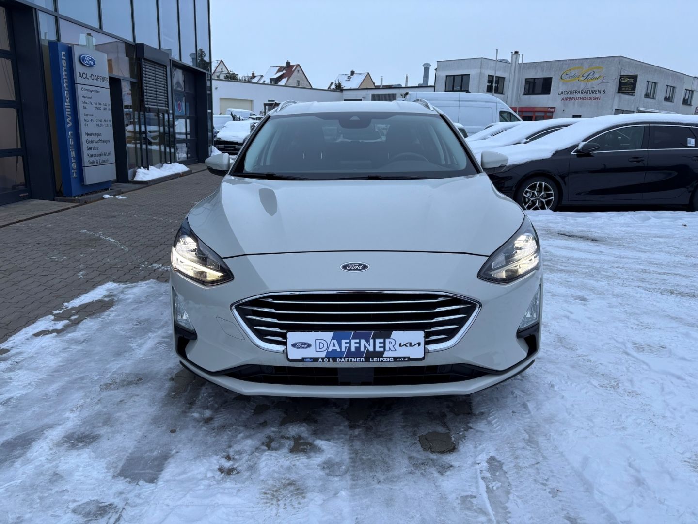 Fahrzeugabbildung Ford Focus Turnier Titanium VerkehrszeichenERK Kamera