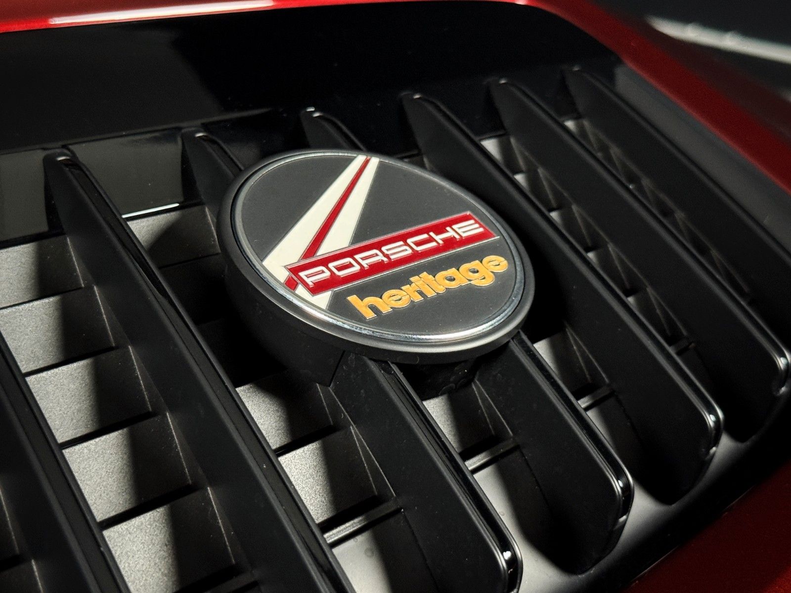 Fahrzeugabbildung Porsche 911 Targa 4 S Heritage + Lift + Approved + PCCB