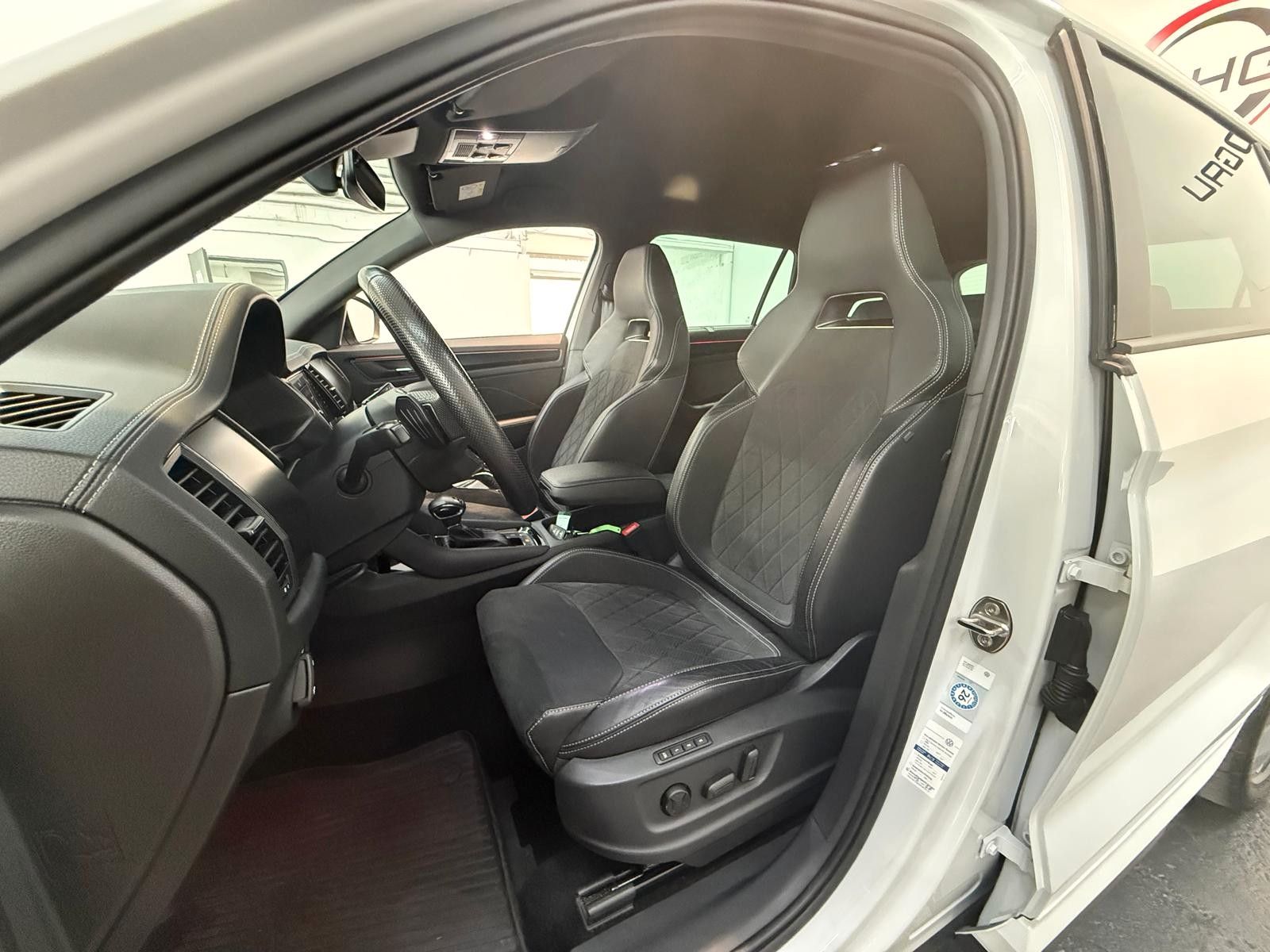 Skoda Kodiaq Sportline 4x4/AHK/NAVI/LED/Family foto 15