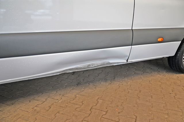 Fahrzeugabbildung Mercedes-Benz Sprinter 319 CDI 3.0 V6 AHK 3,5t Automatik #T136