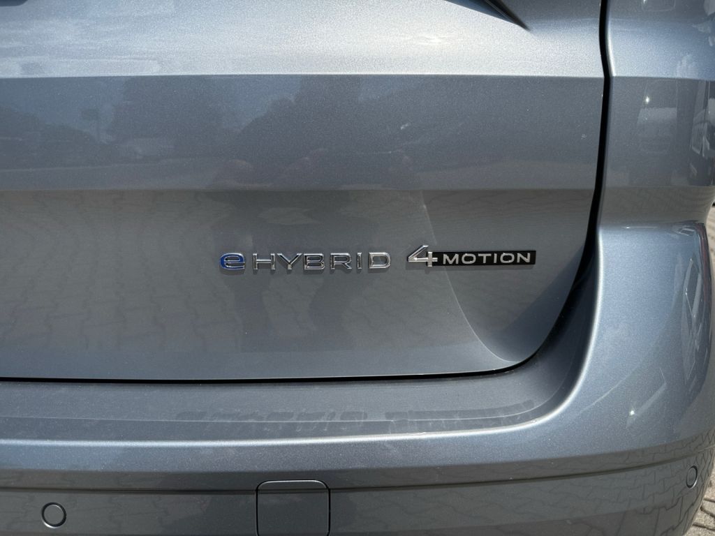 Fahrzeugabbildung Volkswagen T7 Multivan eHybrid 4MOTION LÜ Energy Panorama