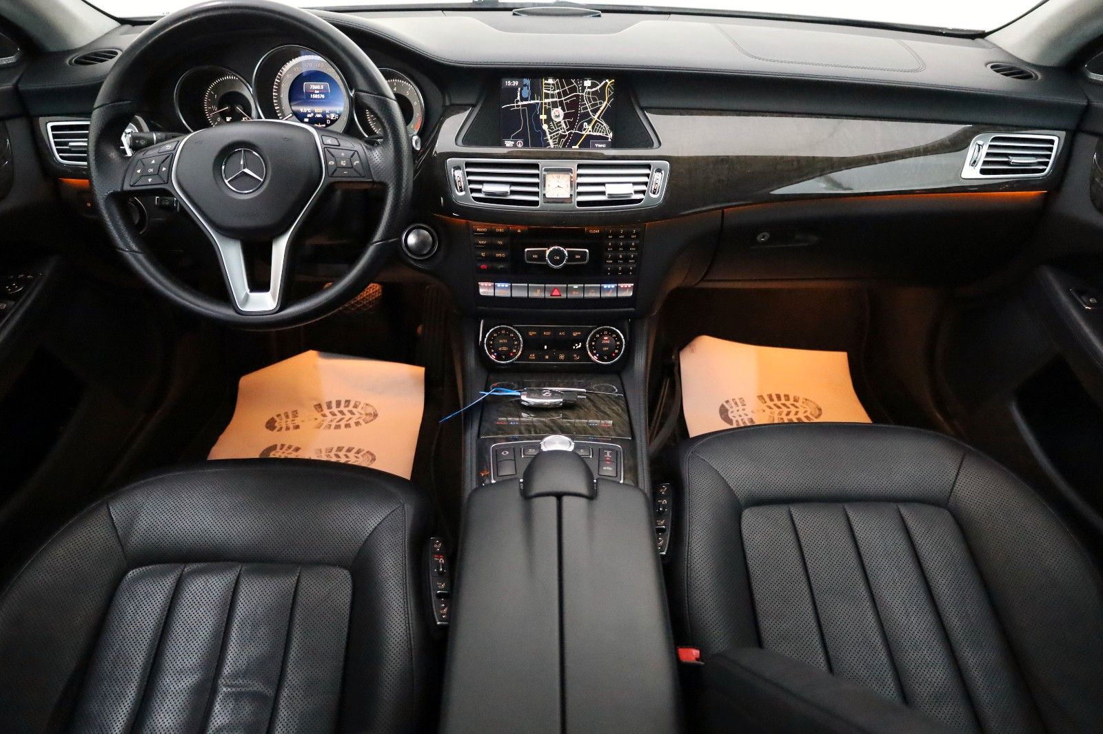Fahrzeugabbildung Mercedes-Benz CLS 350 SB Sport Leder,Navi,LED,SD,SH+Belüftung