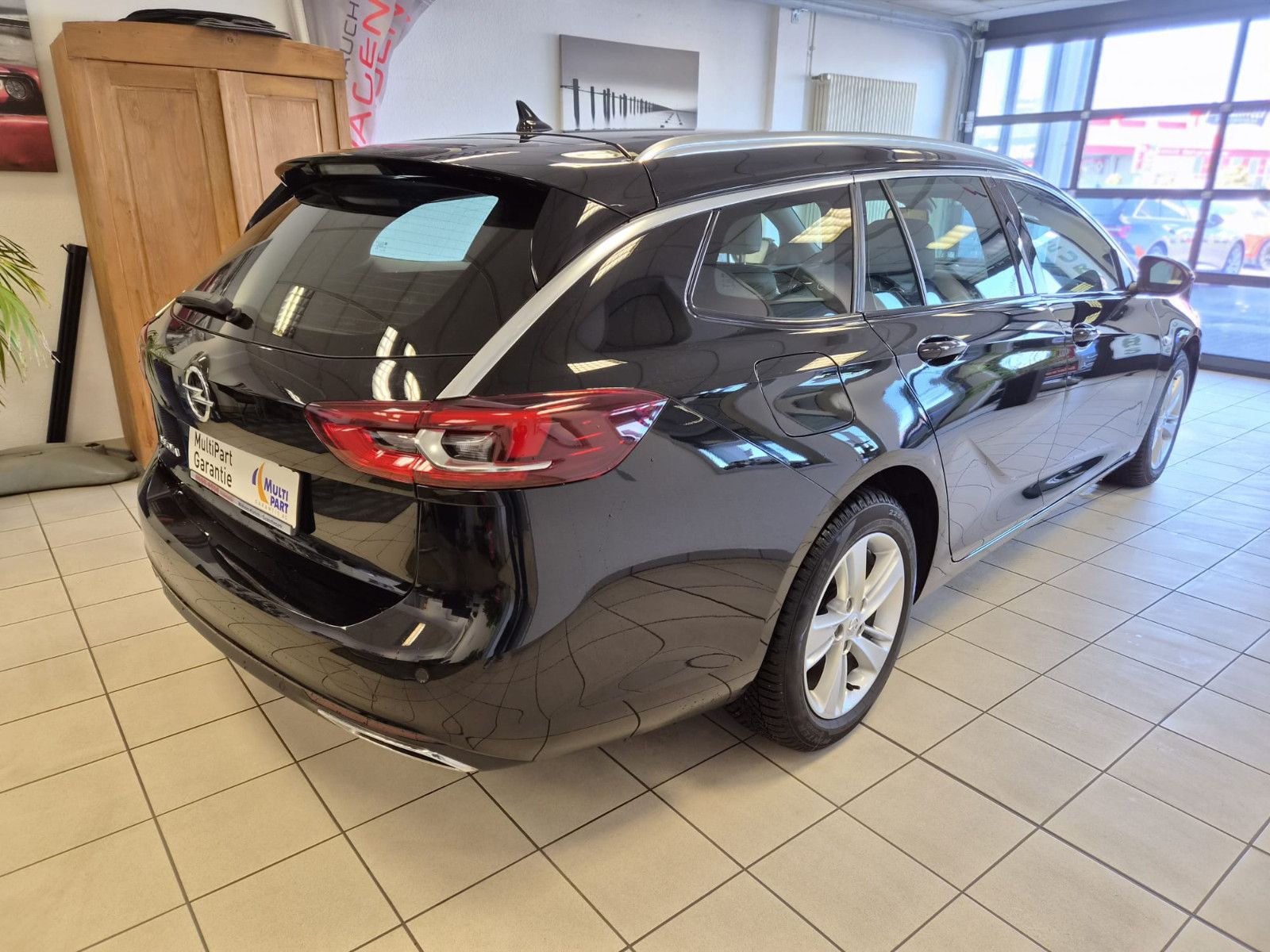 Fahrzeugabbildung Opel Insignia B Sports Tourer Elegance / ERGOSITZ /