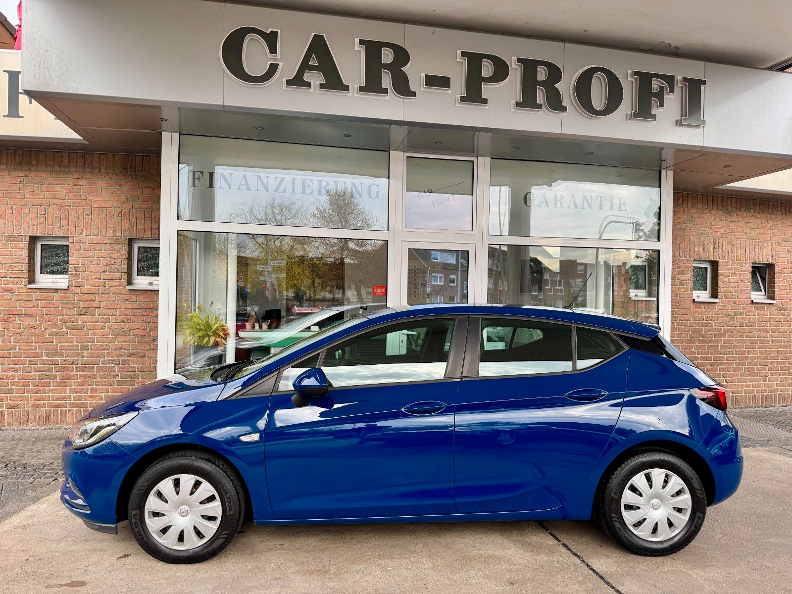 Fahrzeugabbildung Opel Astra K Lim. Selection Klima/Bluetooth/PDC