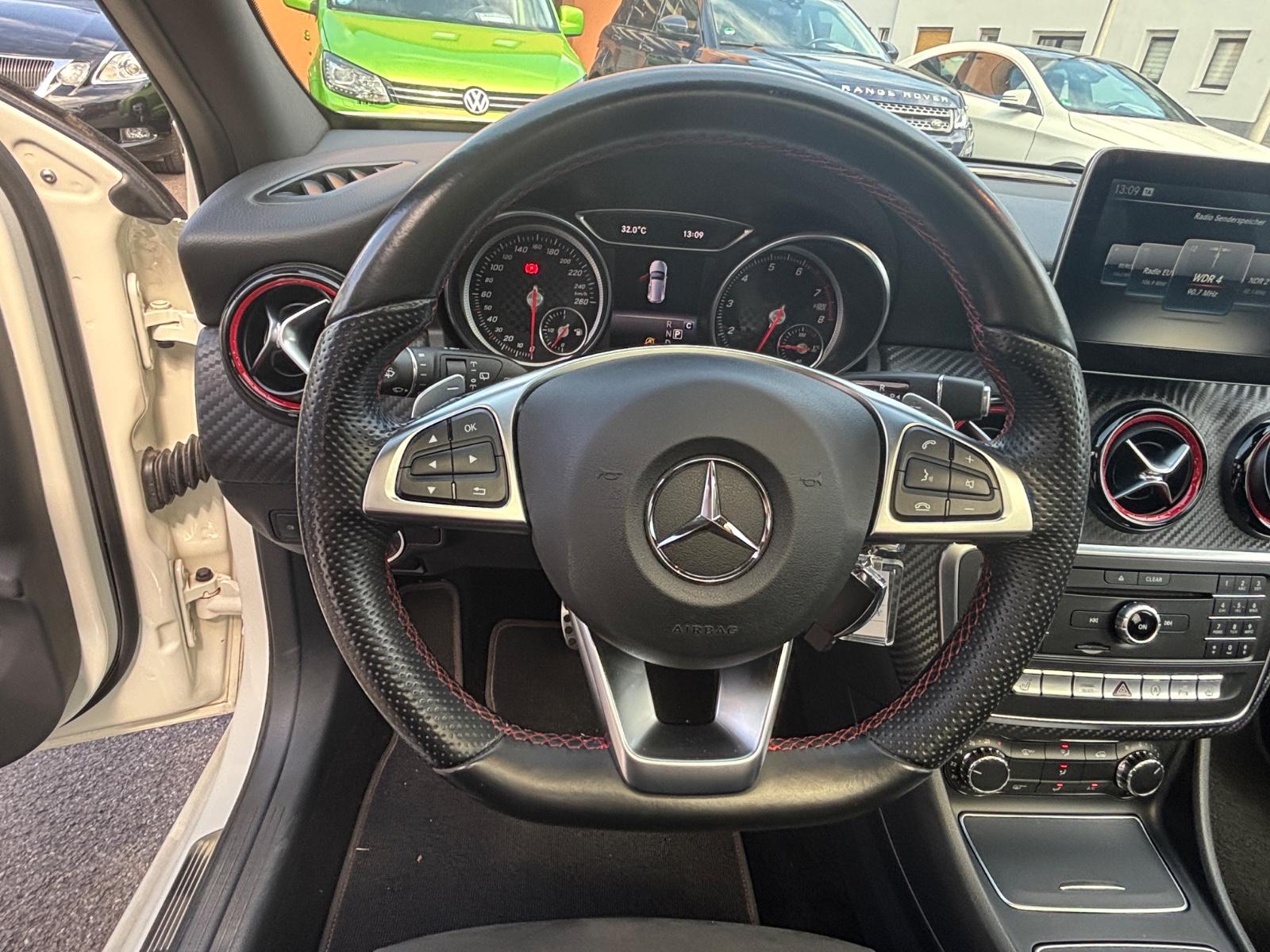 Mercedes-Benz A 250 AMG Sportpaket Panorama Night Paket